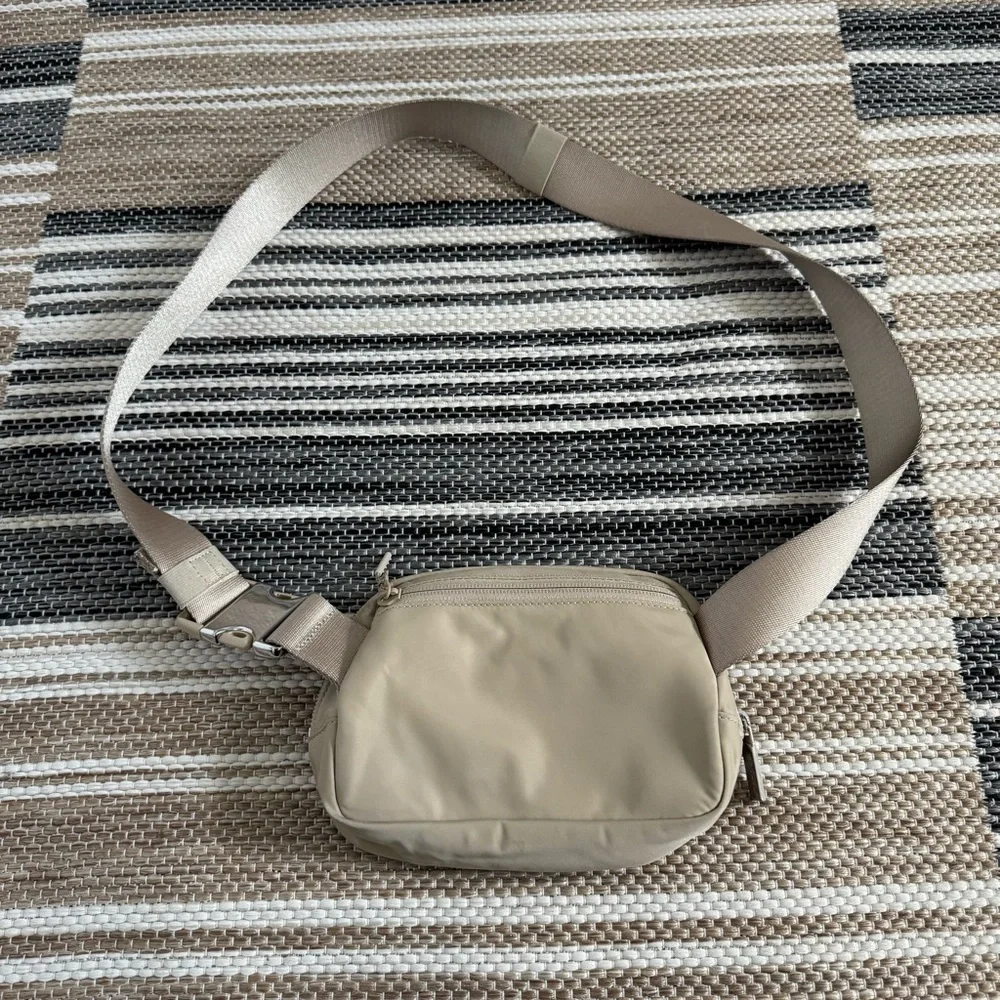 Lululemon‎ Everywhere Belt Bag Fanny Pack Logo Tan